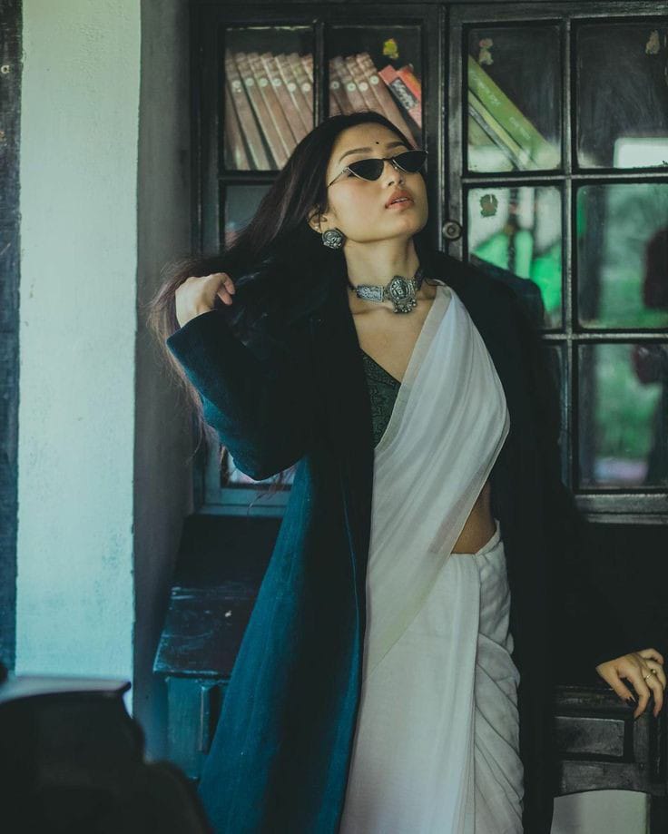 What is Indo Western Clothing?
Indo western clothing gives you are a confidence.